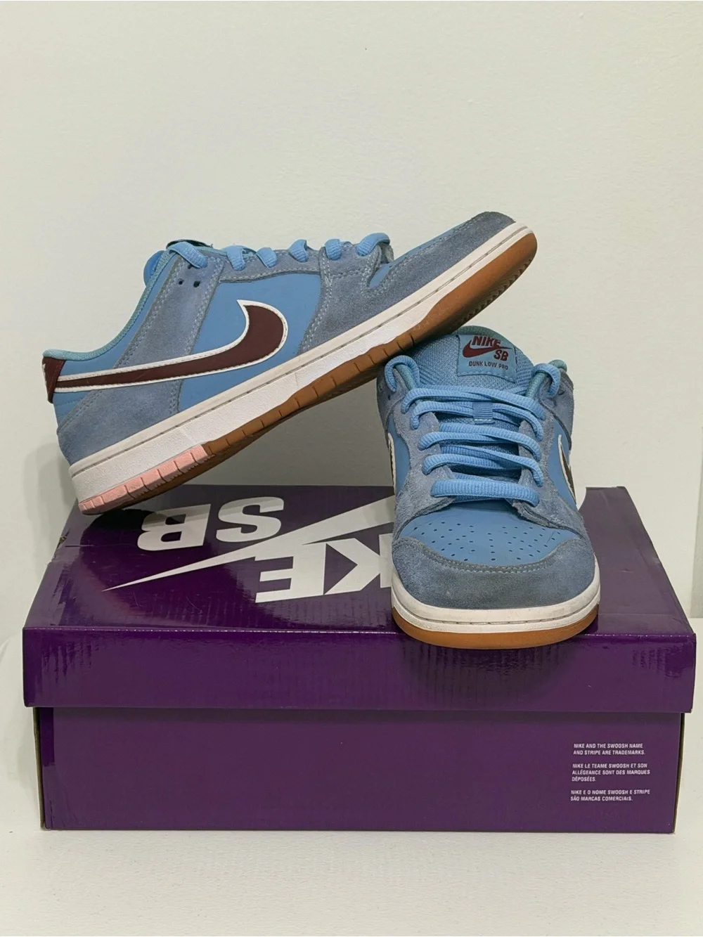 Nike SB Dunk Low Phillies Size 9.5 Blue Maroon Gum DQ4040-400 Og Box Laces